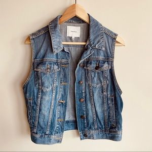 Aritzia Talula jean vest. Size L blue